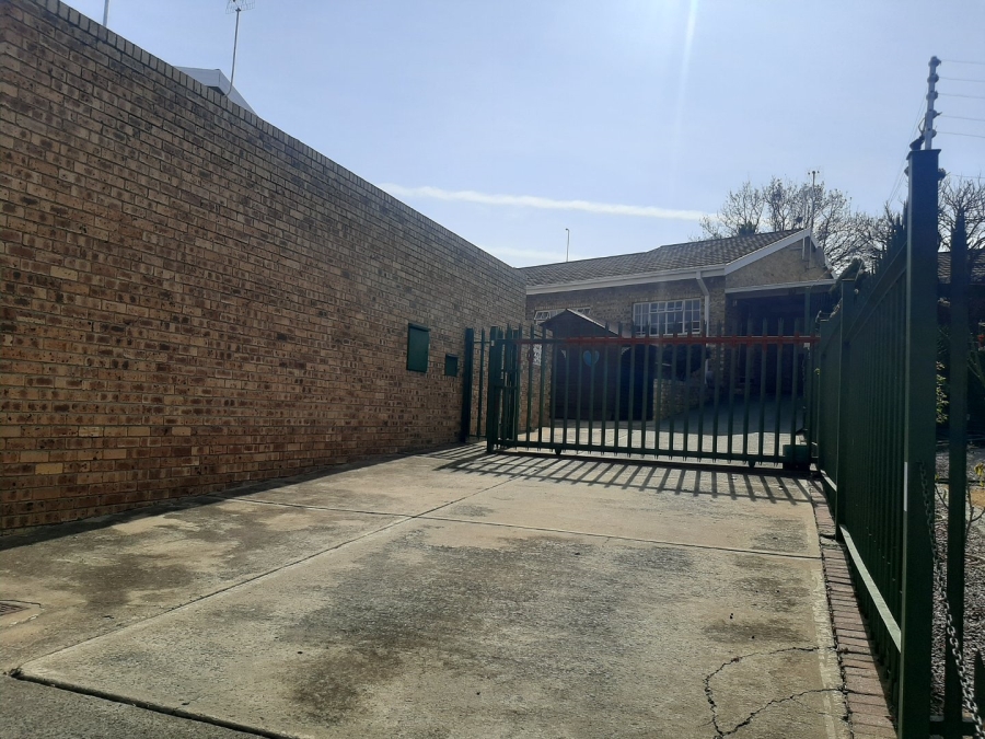 3 Bedroom Property for Sale in Uitsig Free State